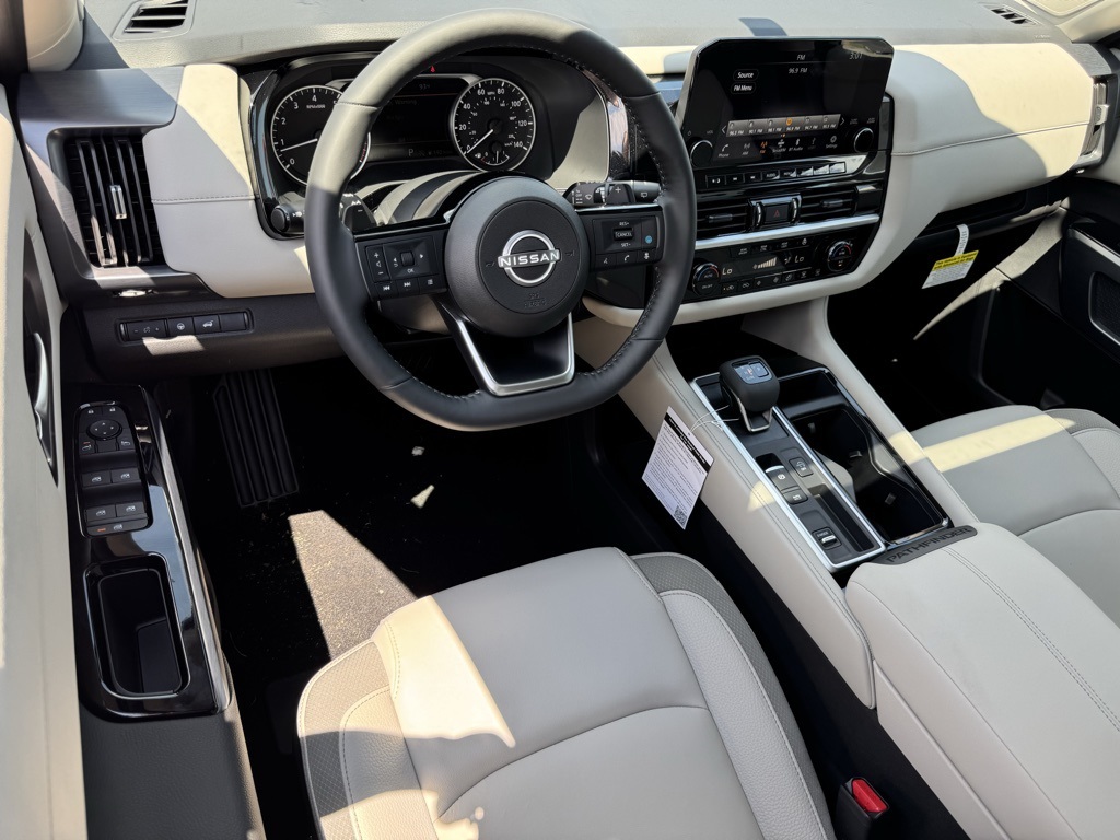 New 2025 Nissan Pathfinder Sport Utility