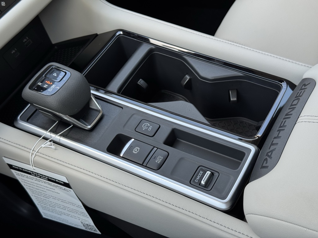 New 2025 Nissan Pathfinder Sport Utility