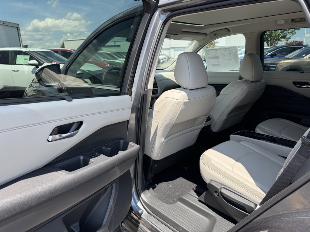 New 2025 Nissan Pathfinder Sport Utility