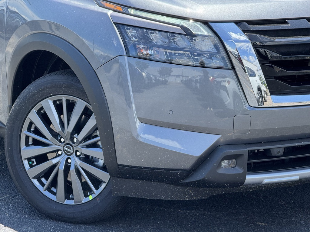 New 2025 Nissan Pathfinder Sport Utility