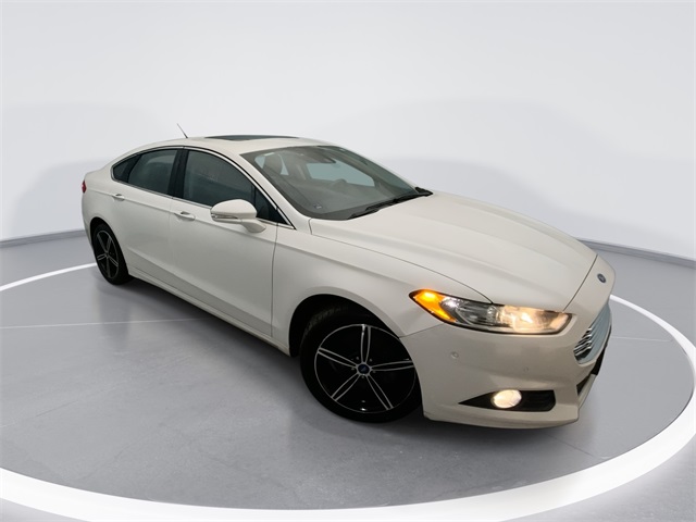 2016 Ford Fusion SE's photo