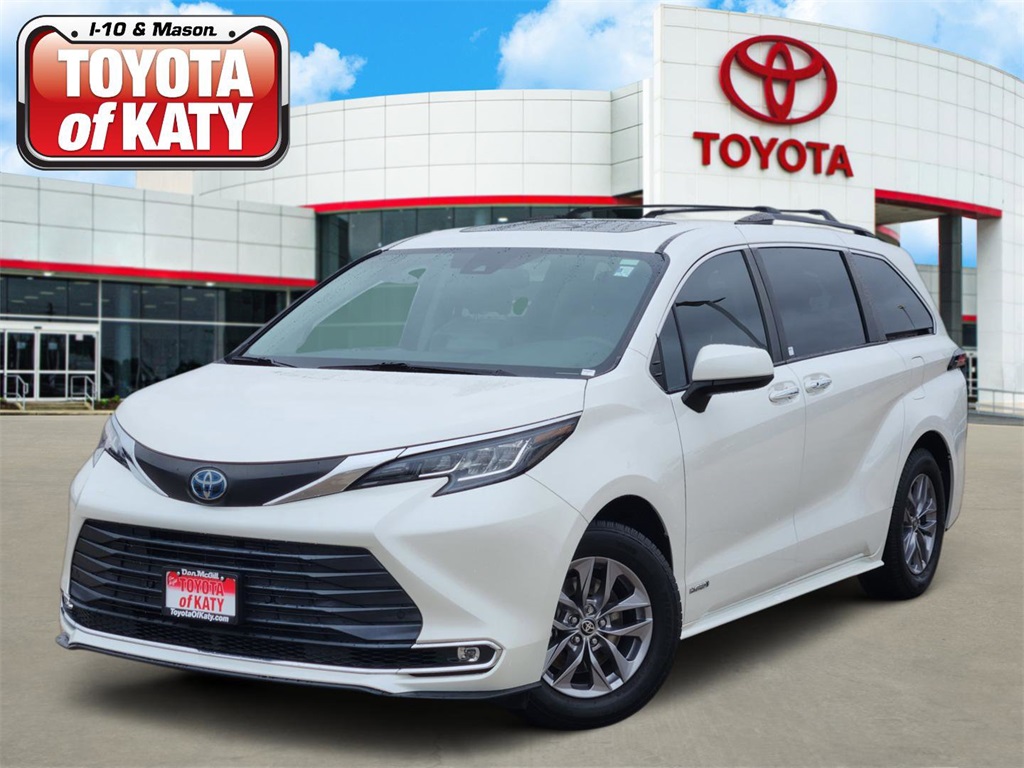 2021 Toyota Sienna XLE's photo