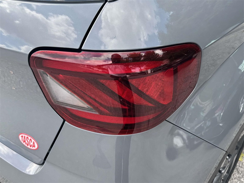 2023 Hyundai Venue Limited photo 4