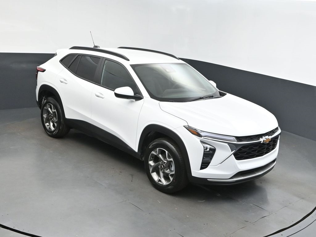 2025 Summit White Chevrolet Trax LT SUV