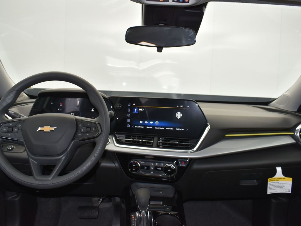 2025 Summit White Chevrolet Trax LT FWD SUV