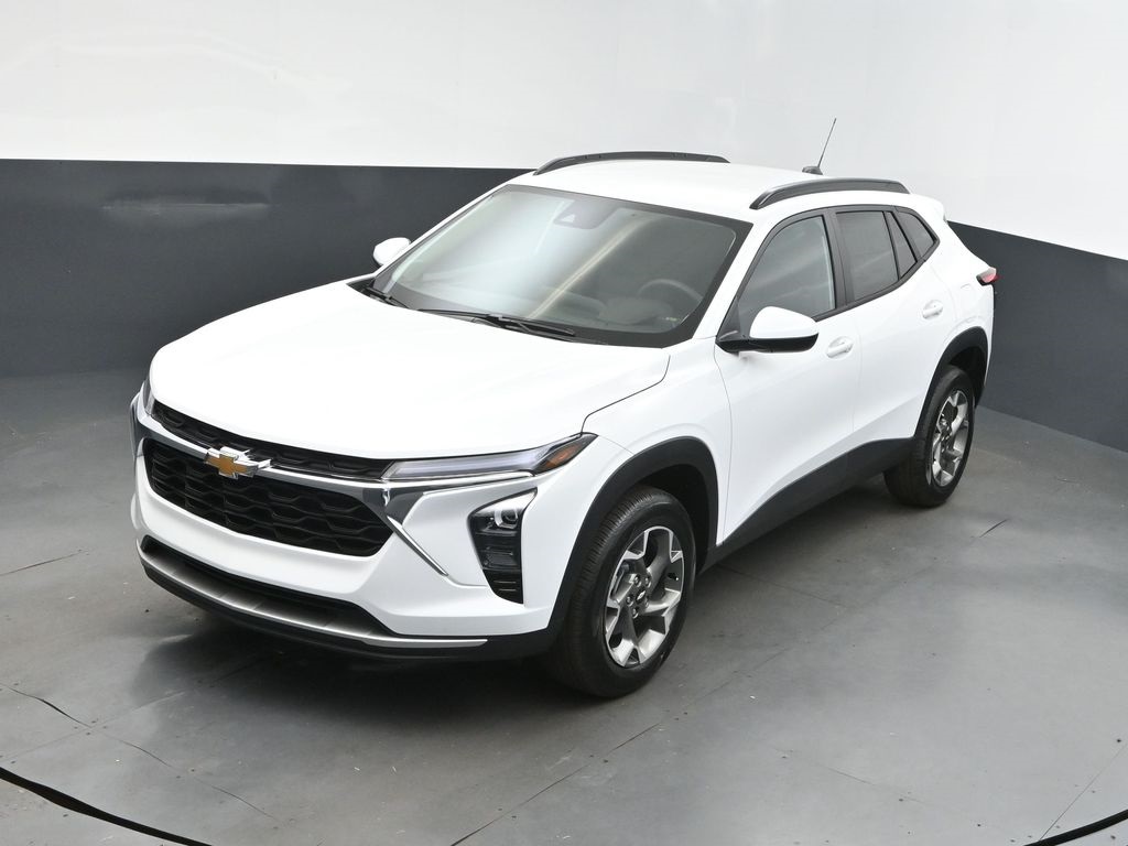 2025 Summit White Chevrolet Trax LT FWD SUV