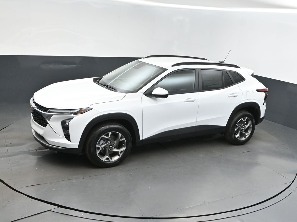 2025 Summit White Chevrolet Trax LT FWD SUV