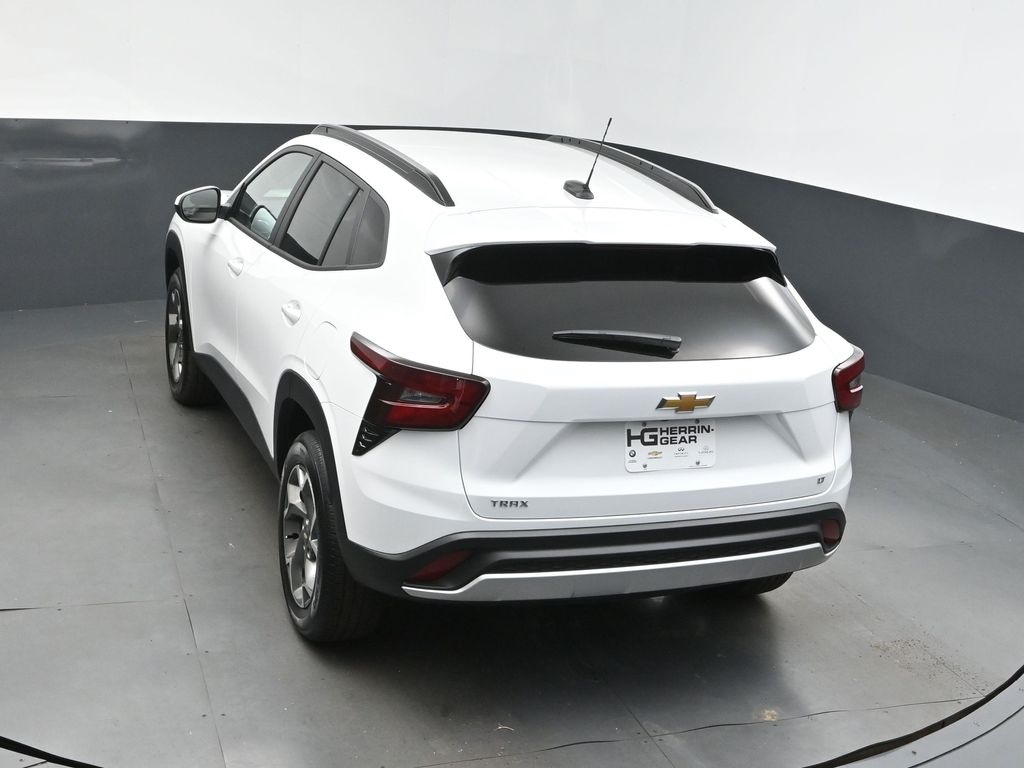 2025 Summit White Chevrolet Trax LT FWD SUV