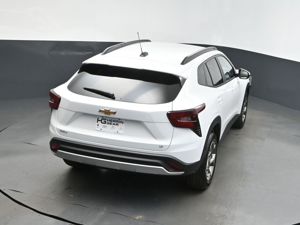2025 Summit White Chevrolet Trax LT FWD SUV