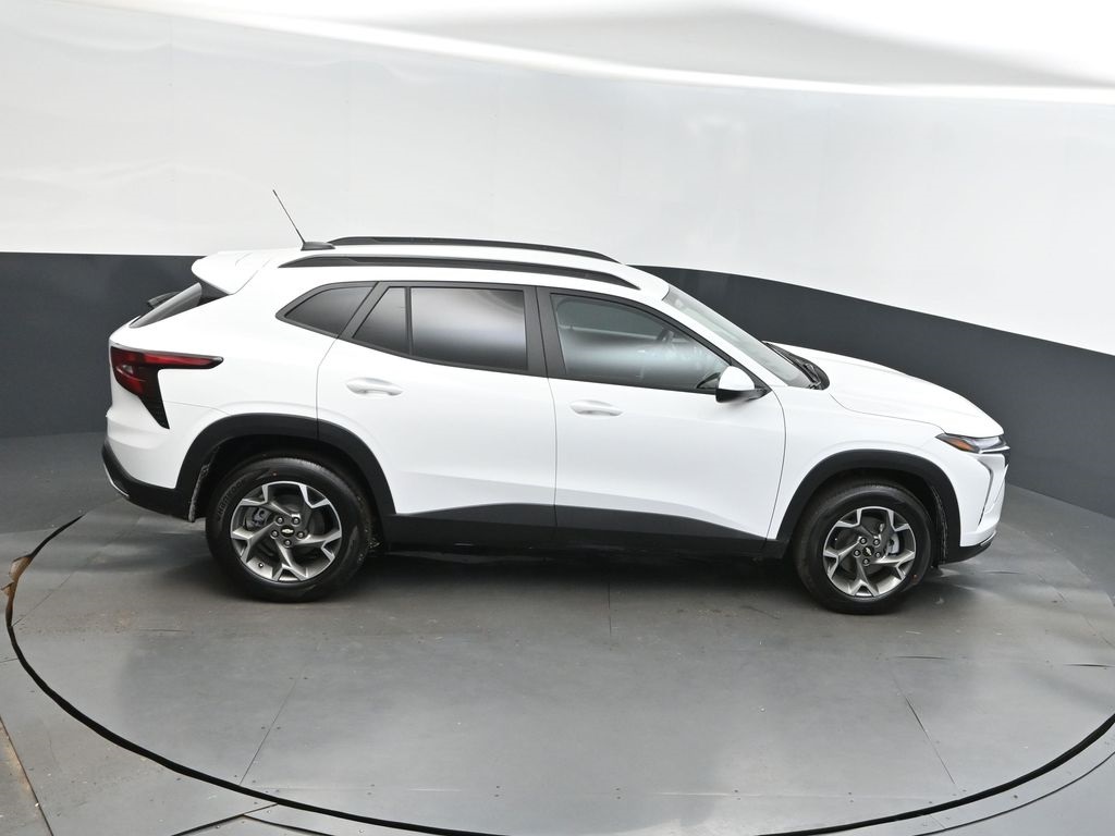 2025 Summit White Chevrolet Trax LT FWD SUV