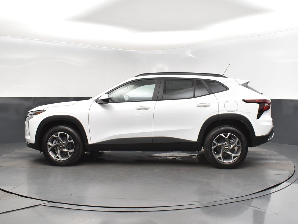 2025 Summit White Chevrolet Trax LT FWD SUV