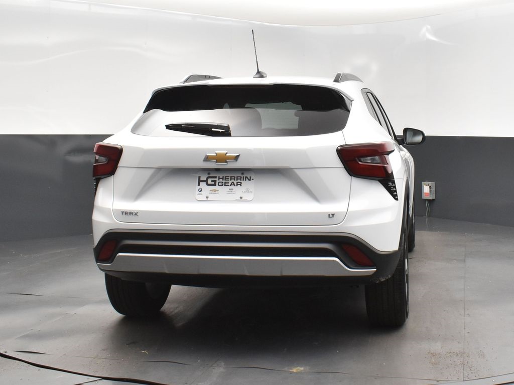 2025 Summit White Chevrolet Trax LT FWD SUV