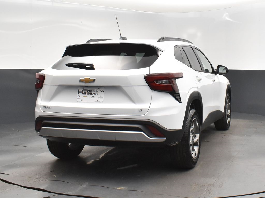 2025 Summit White Chevrolet Trax LT FWD SUV