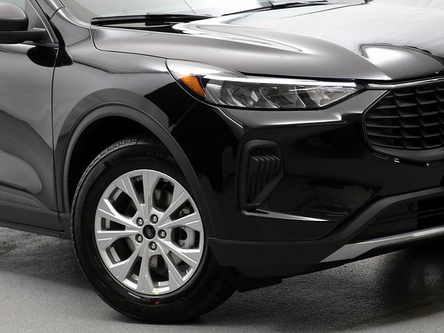 2025 Ford Escape Active photo 2