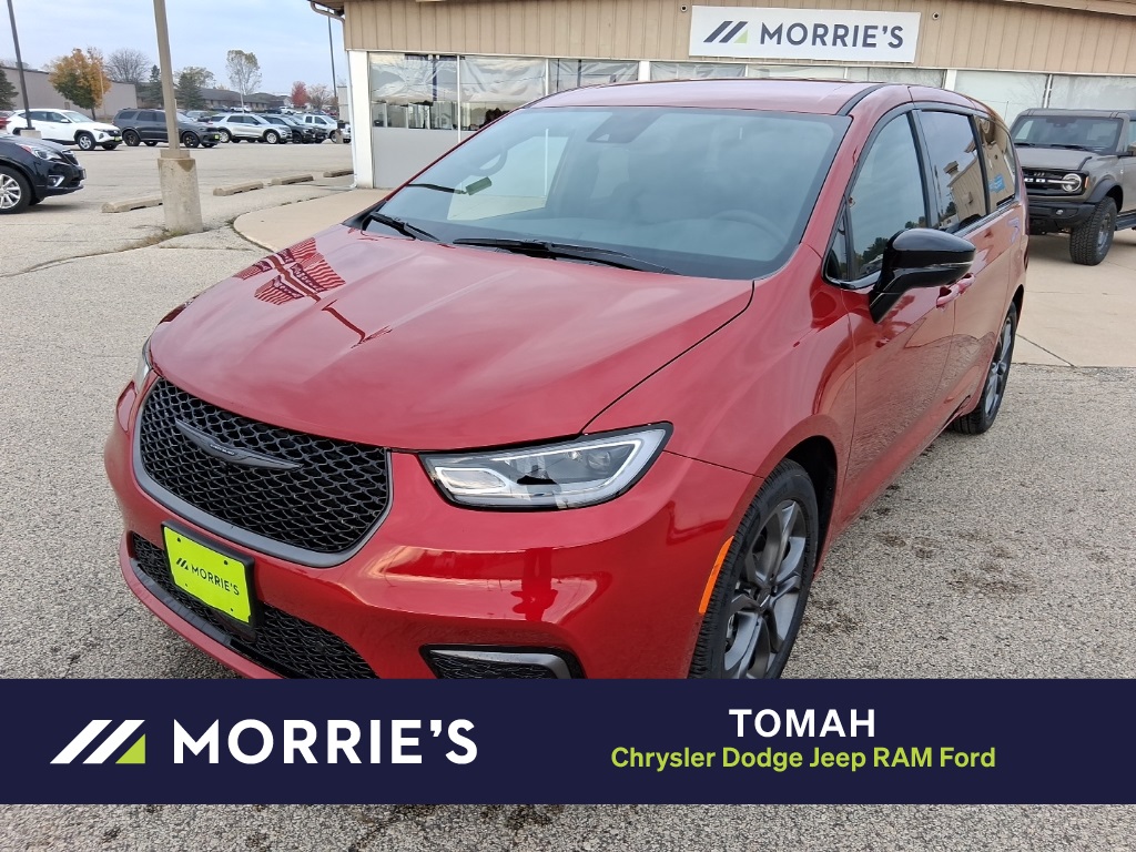 2026 Chrysler Pacifica Select's photo