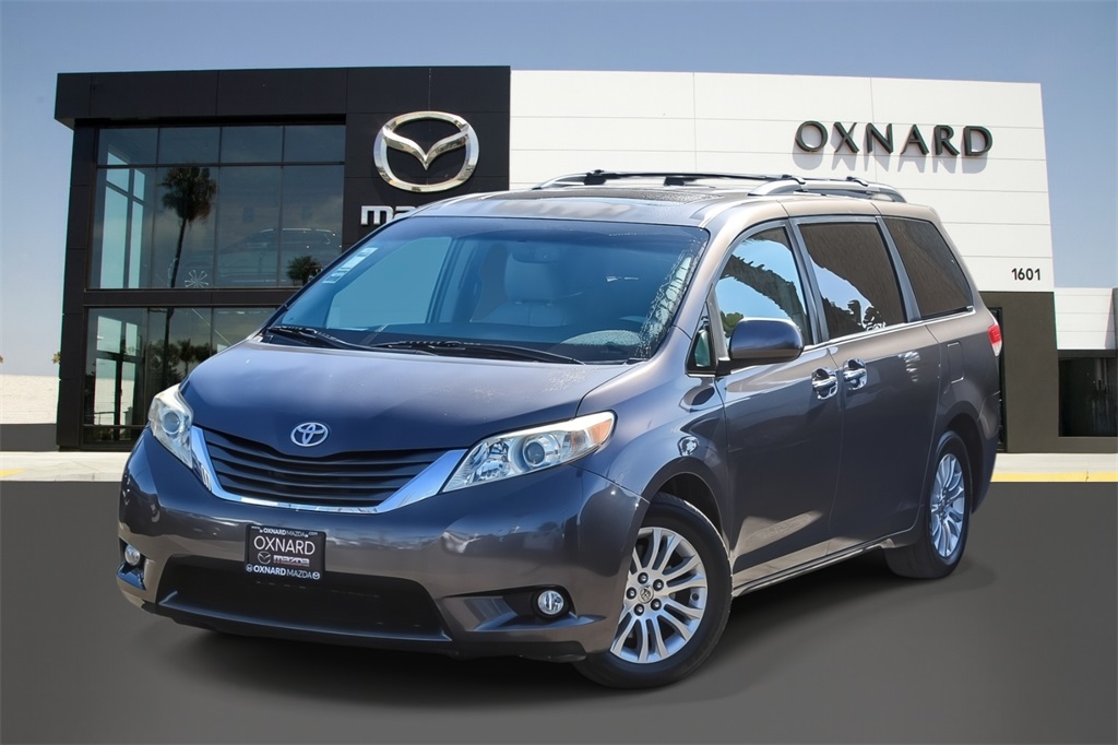 2012 Toyota Sienna XLE's photo