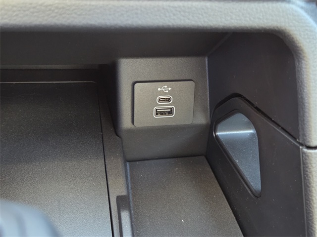 New 2025 Ford Ranger XL 4D Crew Cab