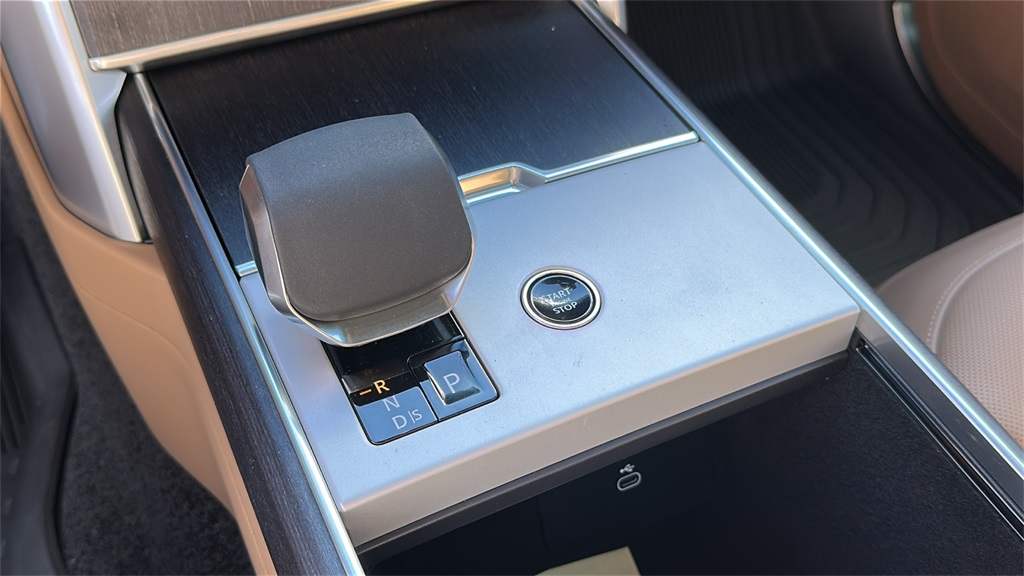 new 2025 Land Rover Range Rover Plug-In Hybrid car, priced at $131,605