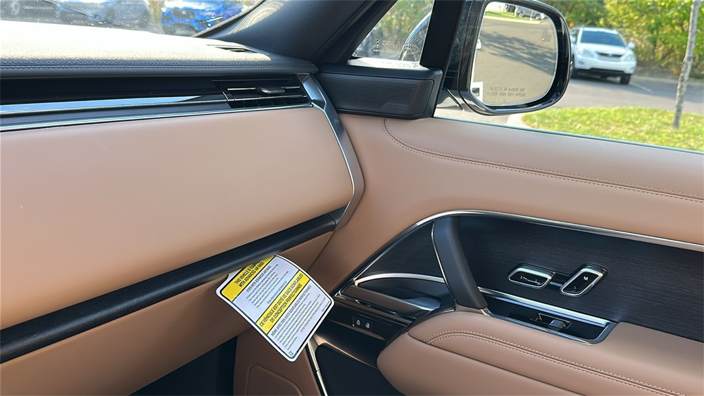 new 2025 Land Rover Range Rover Plug-In Hybrid car, priced at $131,605