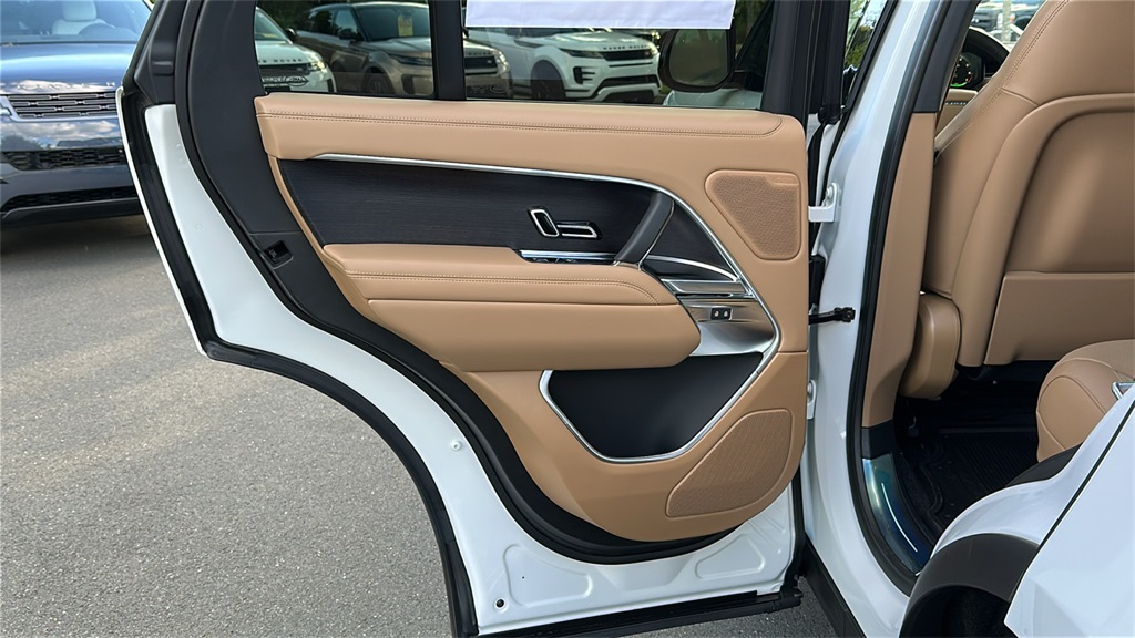 new 2025 Land Rover Range Rover Plug-In Hybrid car, priced at $131,605