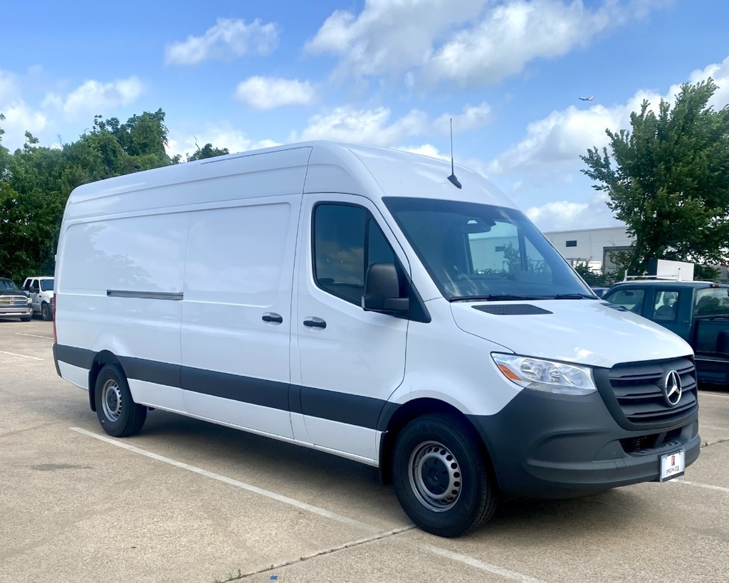 2019 Mercedes-Benz Sprinter Crew Van Base's photo