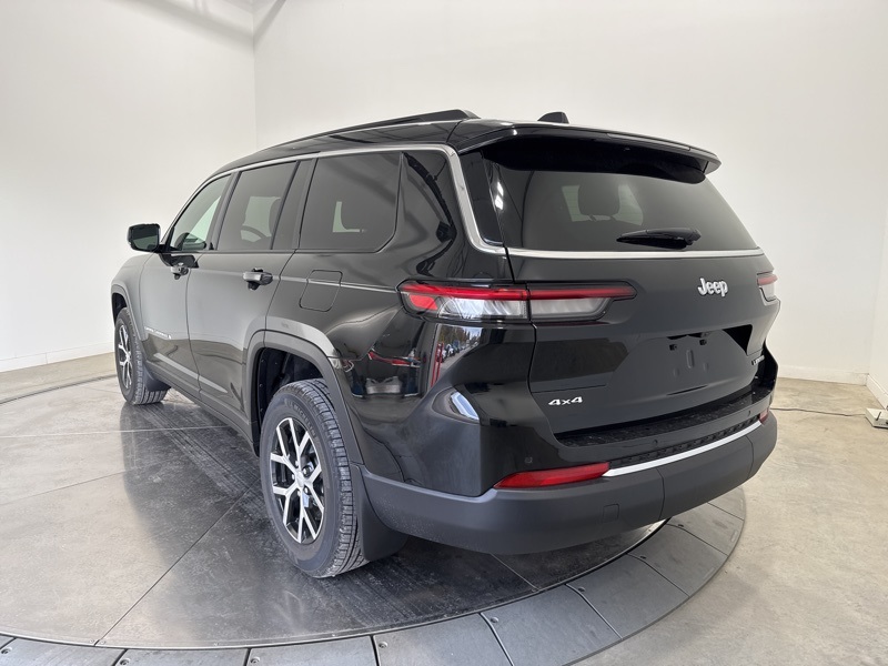 2025 Jeep Grand Cherokee Limited photo 2