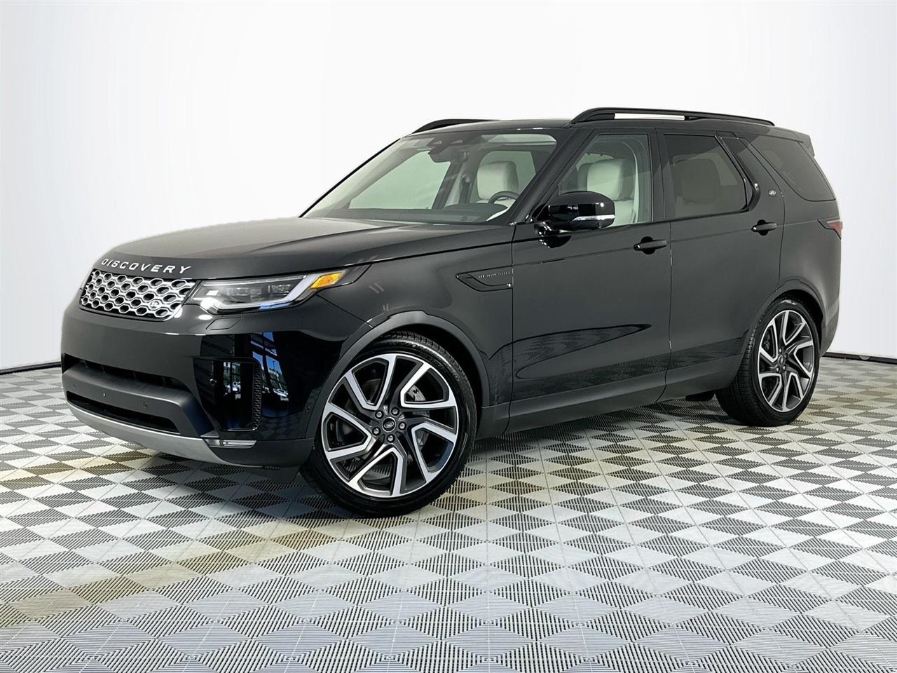 used 2025 Land Rover Discovery car, priced at $67,628