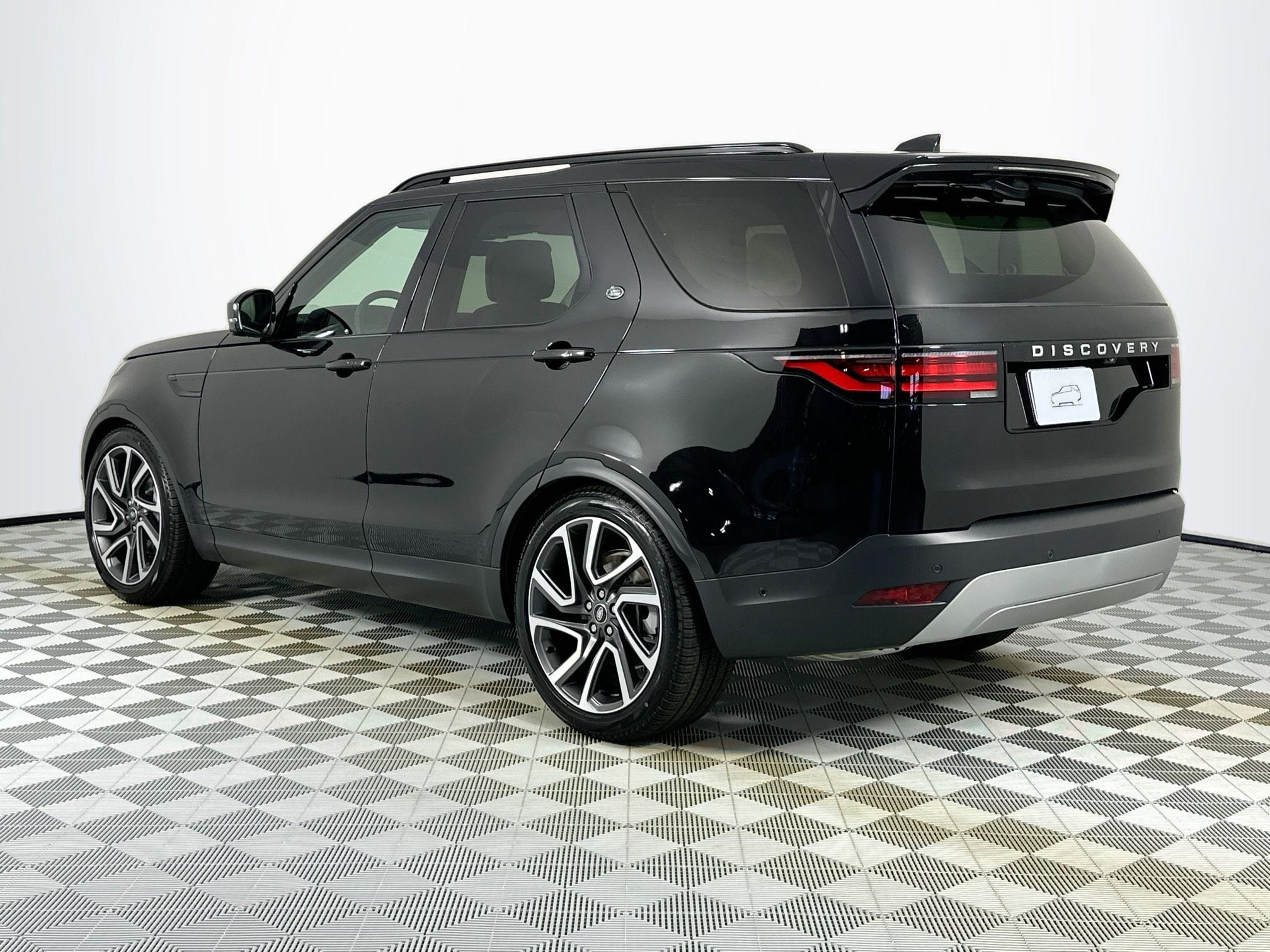 used 2025 Land Rover Discovery car, priced at $67,628