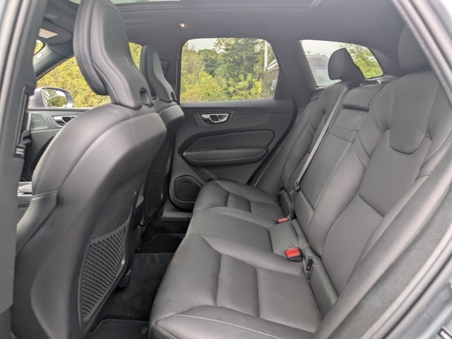 2020 Volvo XC60 T5 Momentum photo 25