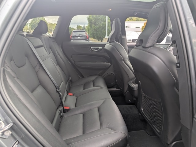 2020 Volvo XC60 T5 Momentum photo 29