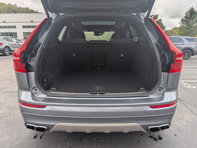 2020 Volvo XC60 T5 Momentum photo 5