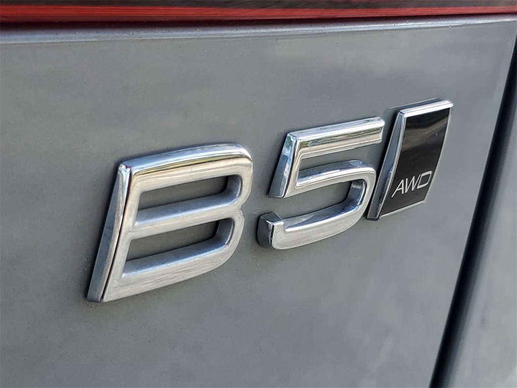 used 2025 Volvo XC60 car, priced at $36,199