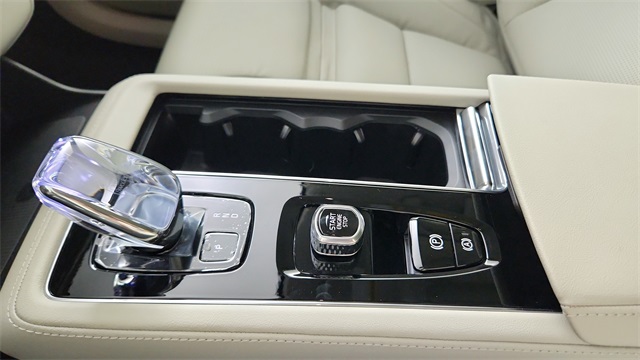 new 2025 Volvo XC90 car, priced at $77,845