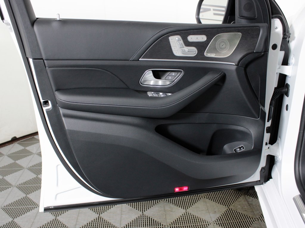 new 2026 Mercedes-Benz GLE car, priced at $100,100