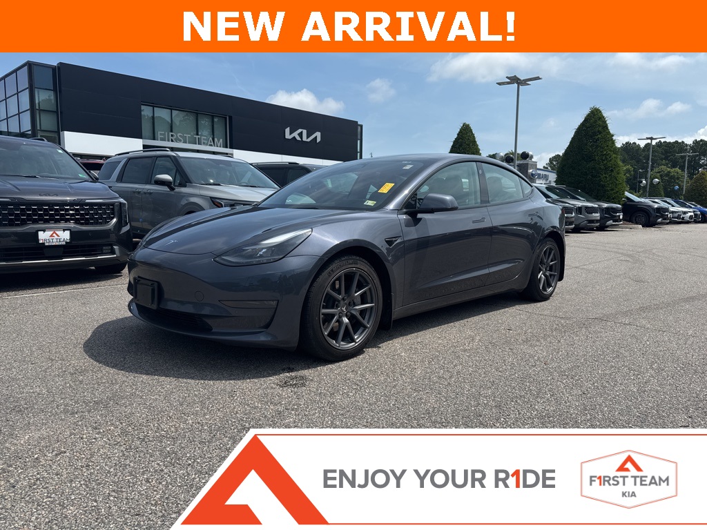 2022 Tesla Model 3 Long Range Sedan 4 Dr. AWD