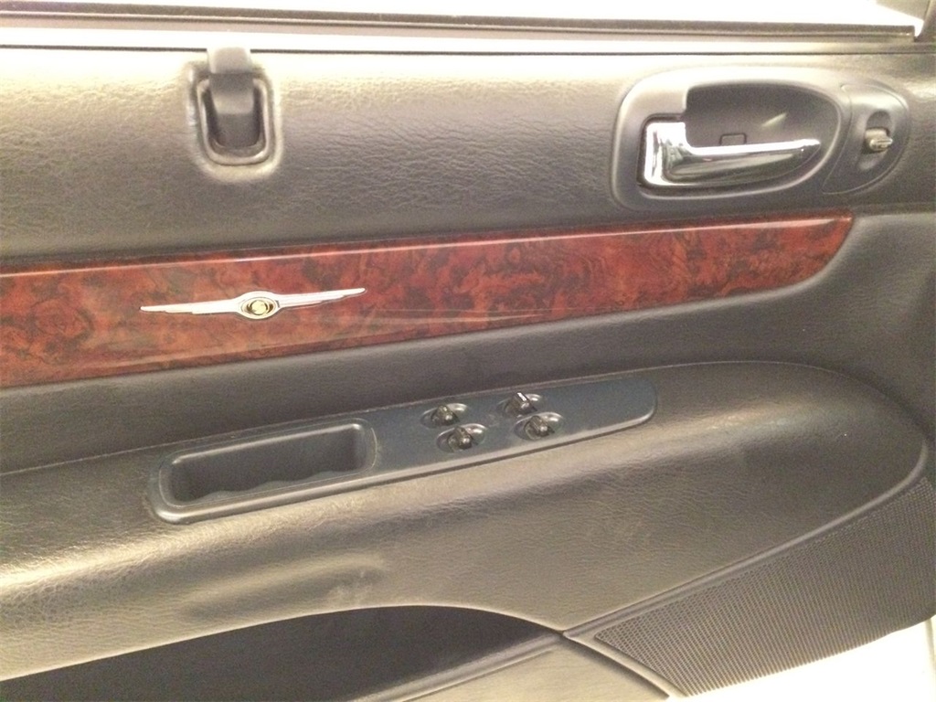 2002 CHRYSLER SEBRING - M1107