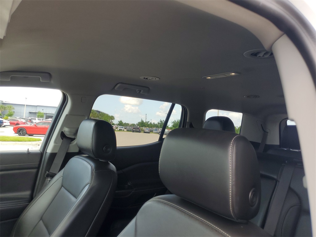 2023 Summit White GMC Acadia SLT FWD SUV