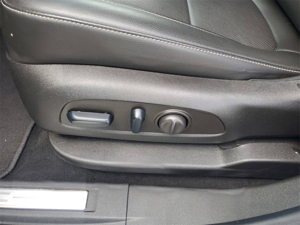 2023 Summit White GMC Acadia SLT FWD SUV