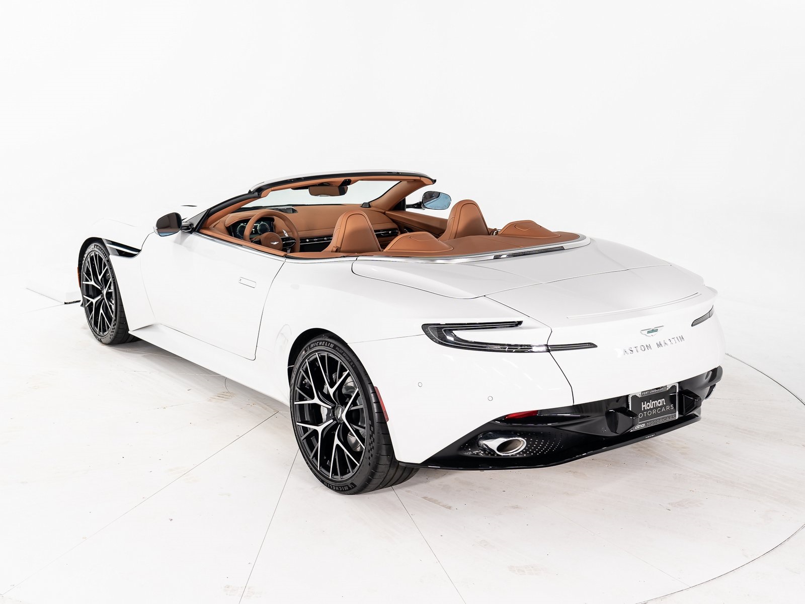2025 Aston Martin DB12 photo 3