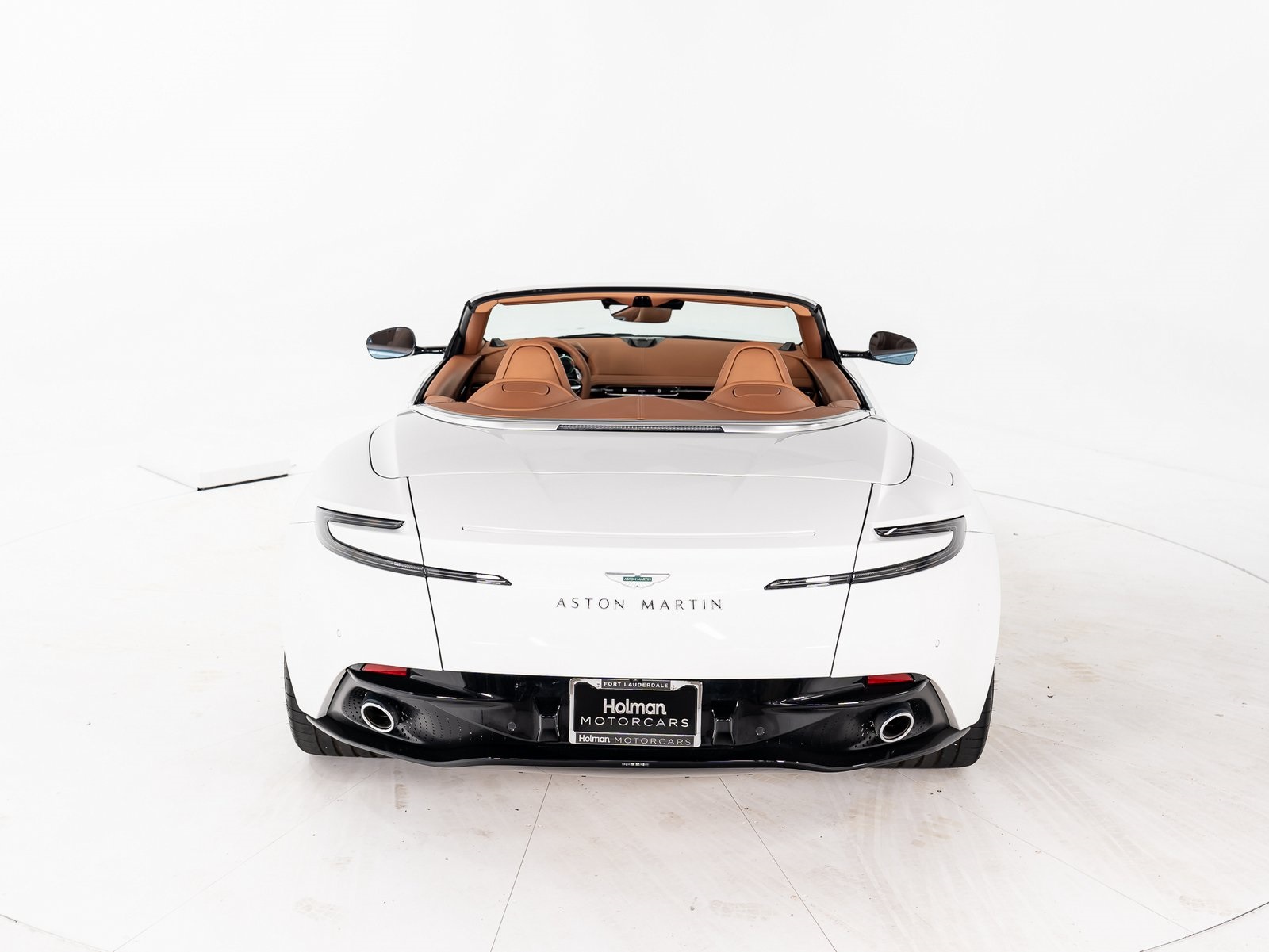 2025 Aston Martin DB12 photo 4