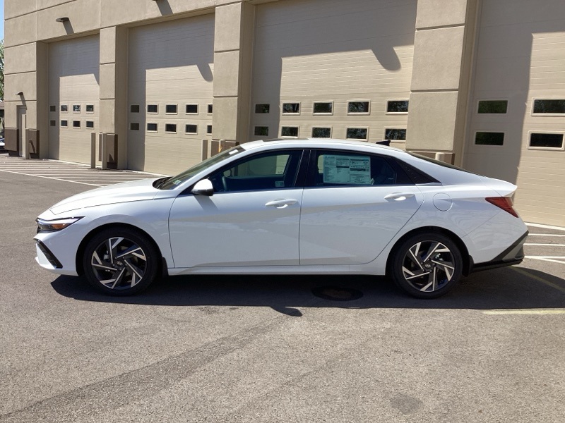 2025 Hyundai Elantra Hybrid Limited photo 4