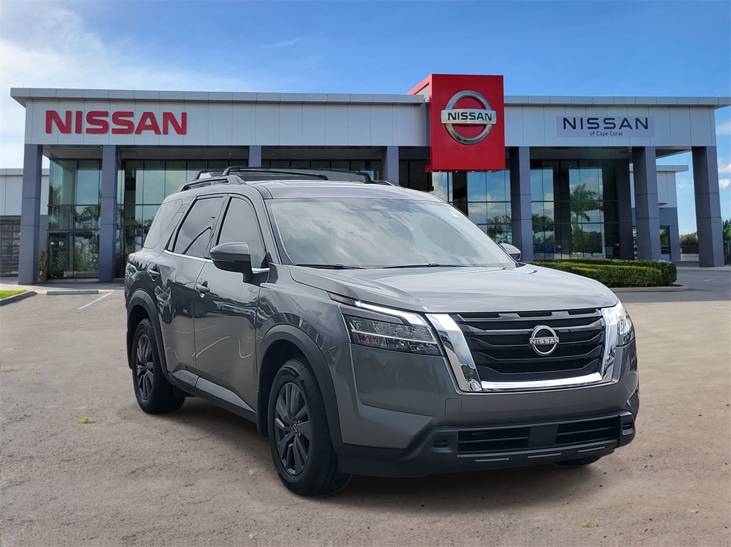 2022 Gun Metallic Nissan Pathfinder SV FWD SUV