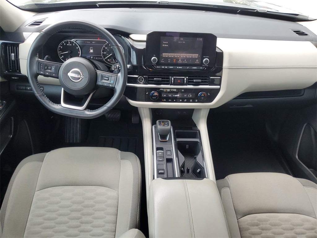 2022 Gun Metallic Nissan Pathfinder SV FWD SUV