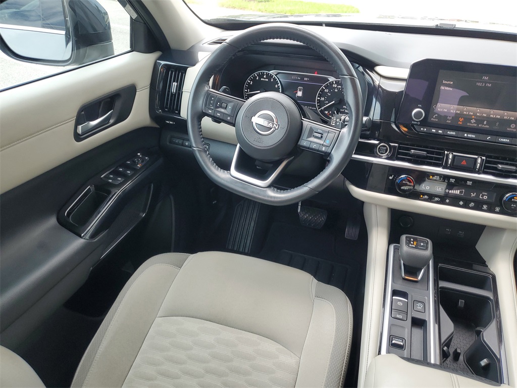 2022 Gun Metallic Nissan Pathfinder SV FWD SUV
