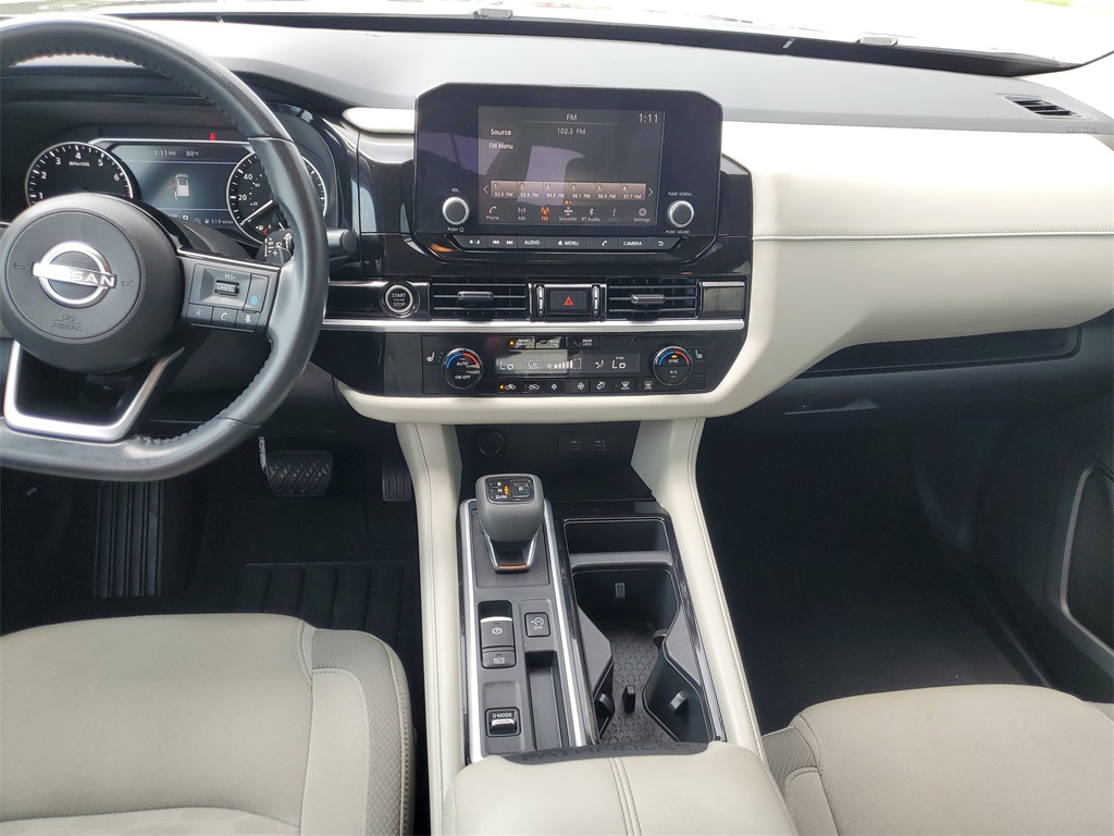 2022 Gun Metallic Nissan Pathfinder SV FWD SUV