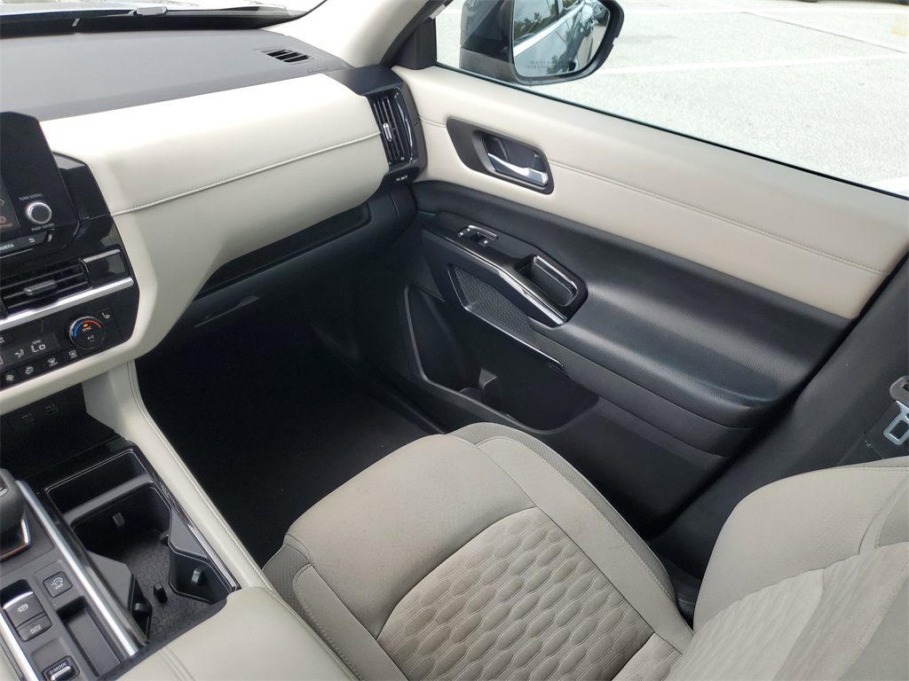 2022 Gun Metallic Nissan Pathfinder SV FWD SUV