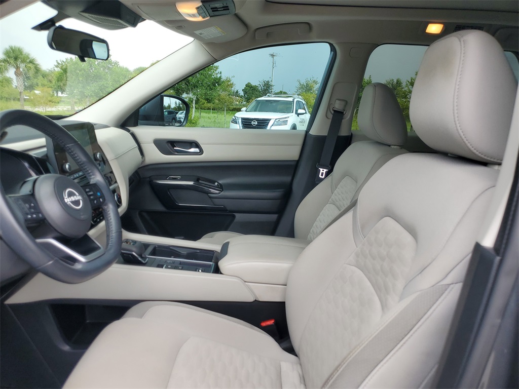 2022 Gun Metallic Nissan Pathfinder SV FWD SUV