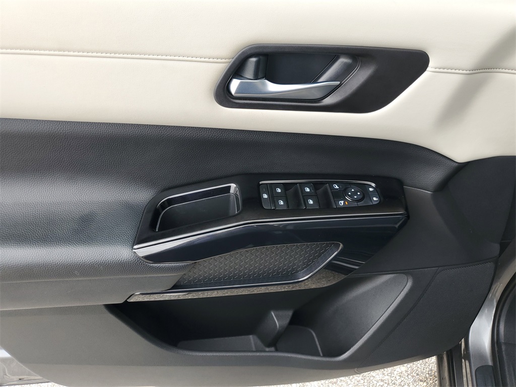 2022 Gun Metallic Nissan Pathfinder SV FWD SUV