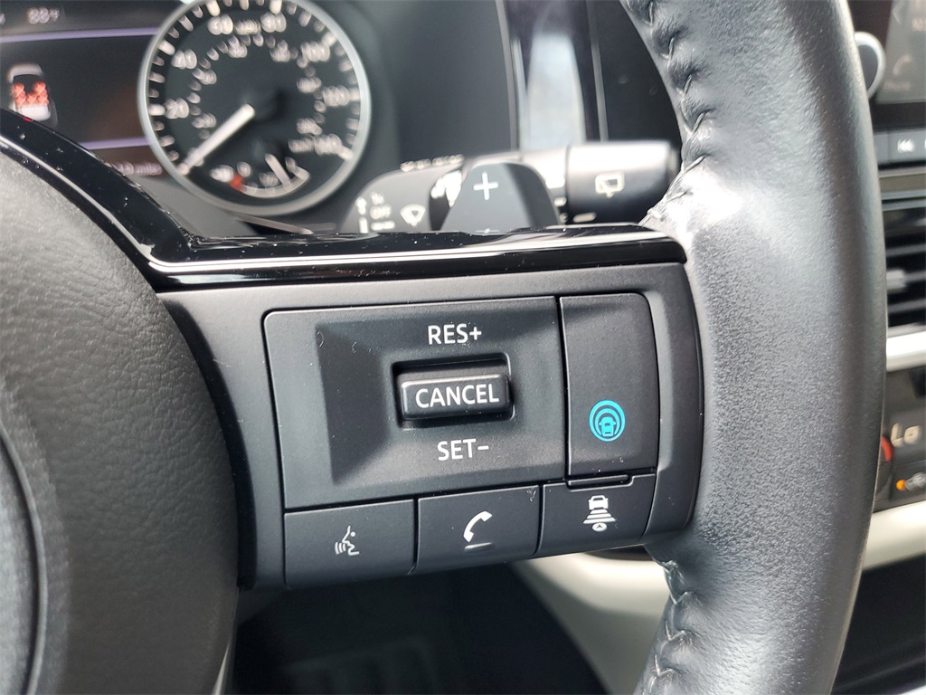 2022 Gun Metallic Nissan Pathfinder SV FWD SUV