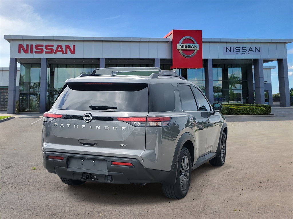 2022 Gun Metallic Nissan Pathfinder SV FWD SUV